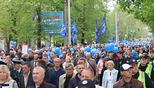 В Херсоне Марш Победы собрал рекордное количество участников