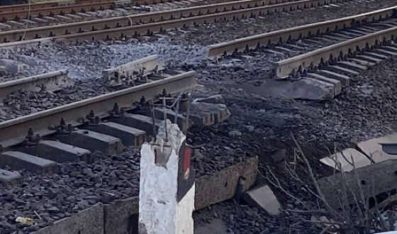 Окупанти намагаються відновити залізничне сполучення між Херсоном та Кримом