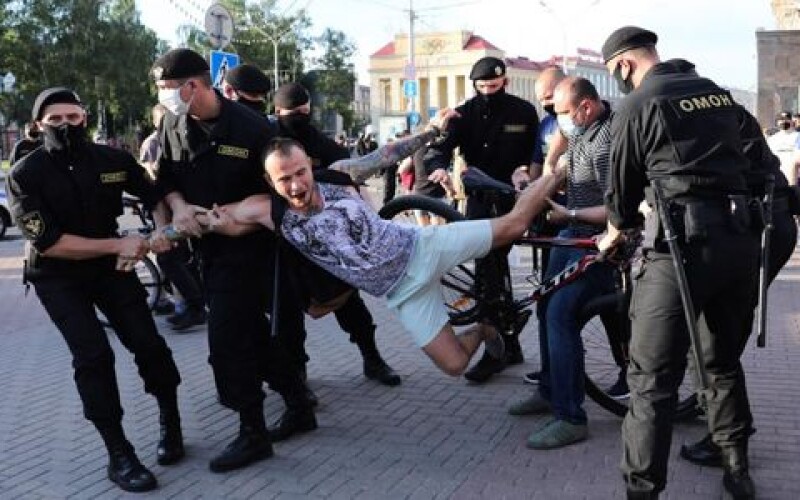 У Білорусі затримано більше 250 осіб за участь у акціях протесту