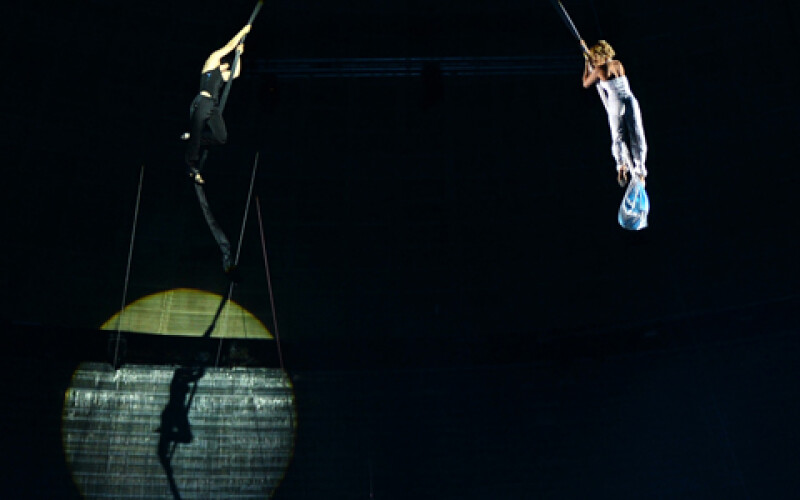 Акробат Cirque du Soleil сорвался с высоты