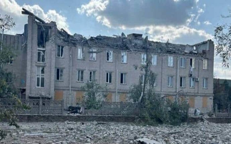 Росіяни завдали ракетного удару по лікарні у Бериславі, є поранені