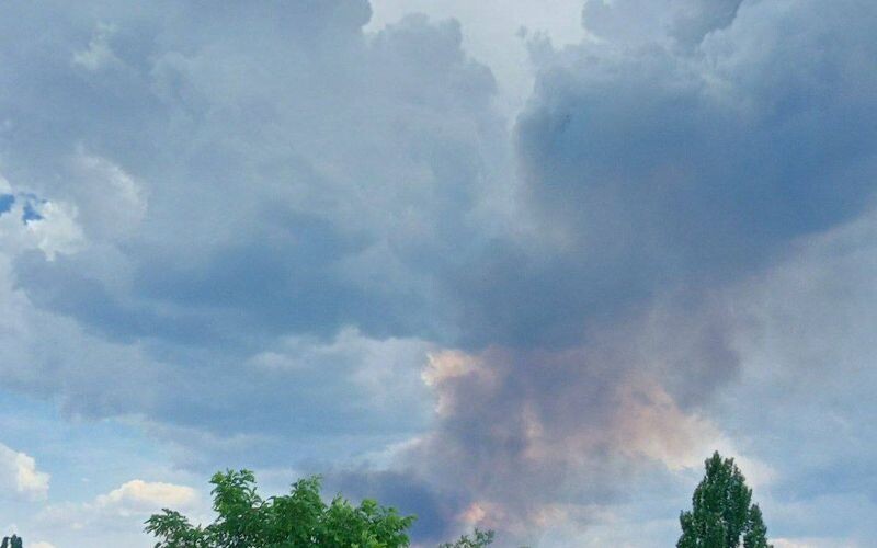 В Олешках пролунав вибух: над містом великий дим