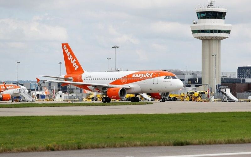 Британський лоукостер EasyJet може скасувати близько 500 рейсів через страйк