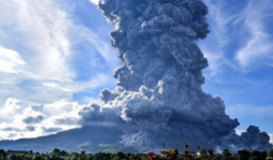 В Індонезії прокинувся вулкан і викинув в атмосферу 5-кілометровий стовп попелу