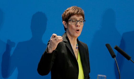 Глава ХДС відмовилася висувати свою кандидатуру на пост канцлера Німеччини