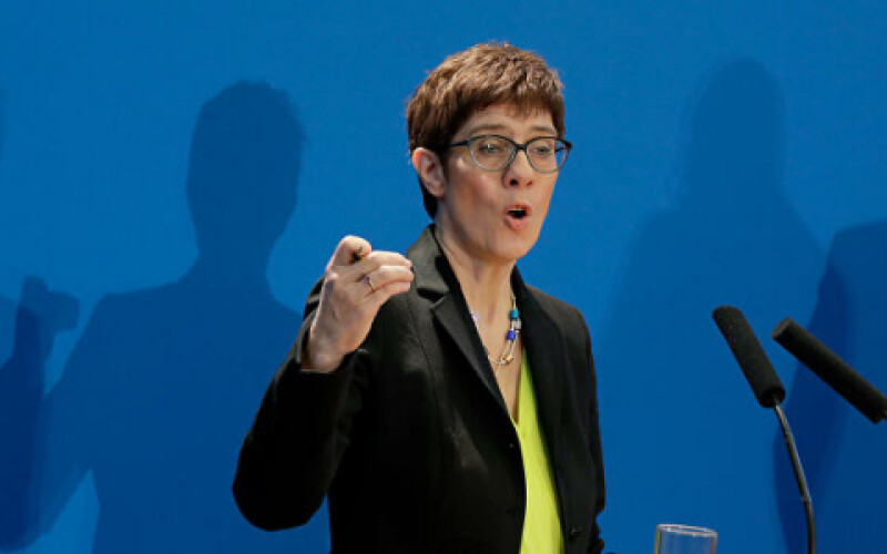 Глава ХДС відмовилася висувати свою кандидатуру на пост канцлера Німеччини