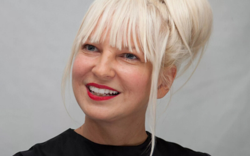 Співачка Sia звинуватила Шайю ЛаБафа в насильстві