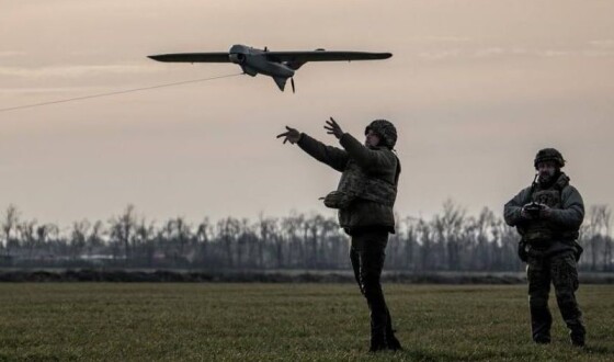 Українські далекобійні FPV-дрони з фіксованим крилом вражають цілі окупантів за десятки кілометрів