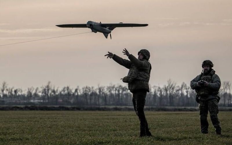 Українські далекобійні FPV-дрони з фіксованим крилом вражають цілі окупантів за десятки кілометрів