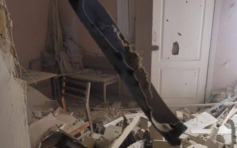 Російські терористи обстріляли пологове відділення лікарні в Херсоні
