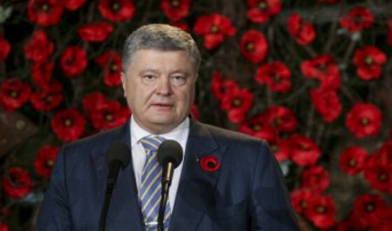 Порошенко объяснил, почему Украина и Россия по-разному отмечают День победы