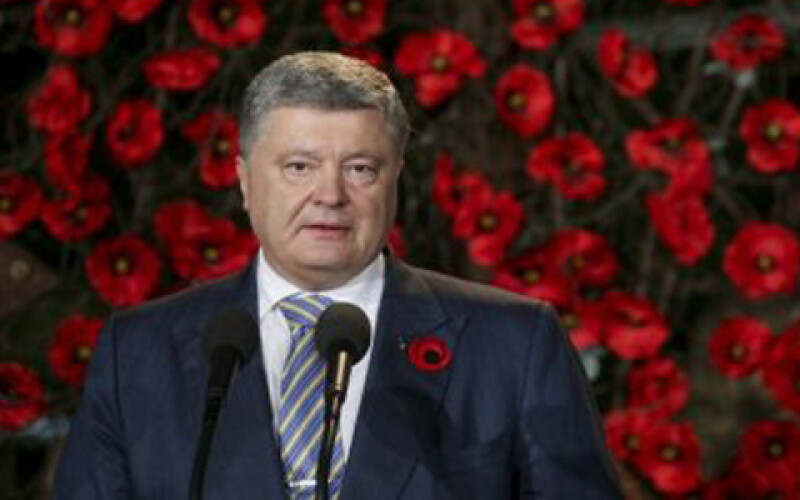 Порошенко объяснил, почему Украина и Россия по-разному отмечают День победы
