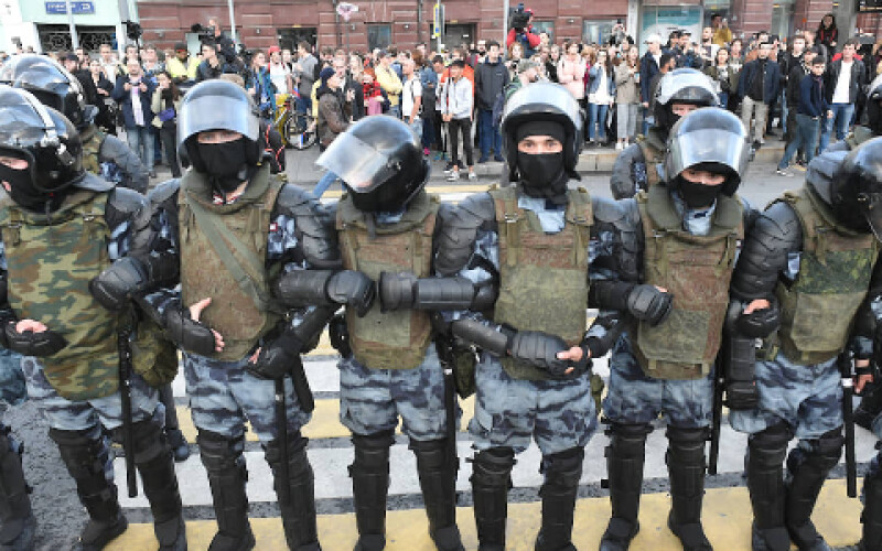 У Росії планують розширити права поліцейських