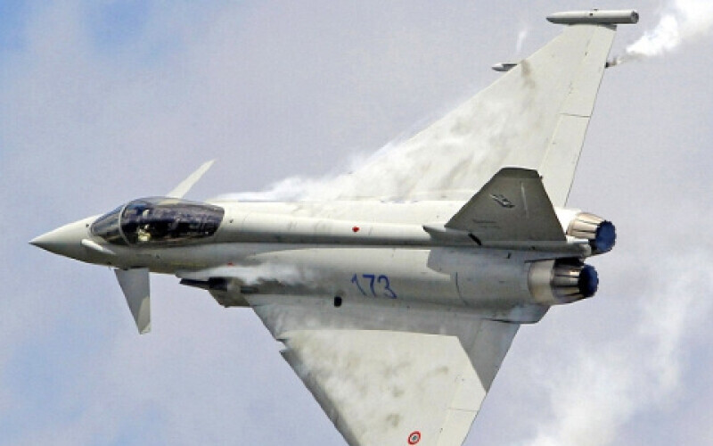 Великобританія може виділити Україні ескадрилью винищувачів Eurofighter Typhoon