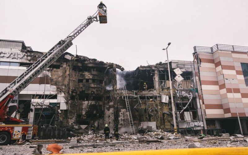 У Дніпрі шестеро людей загинули внаслідок ракетної атаки рашистів по місту