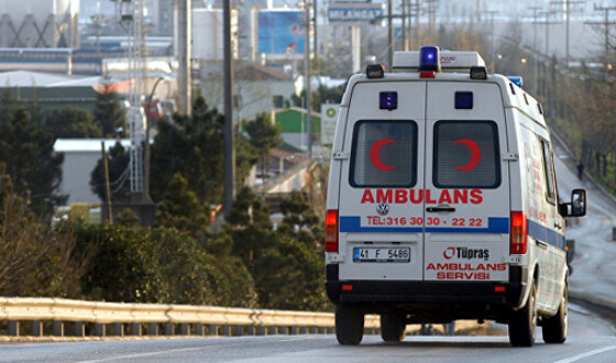 У Туреччині шестеро людей загинули в результаті зіткнення поїзда і мікроавтобуса