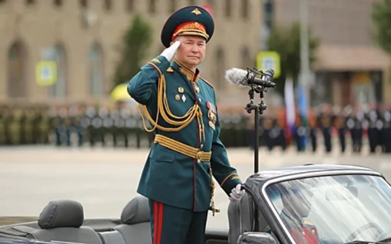 На РФ генерал Мордвічов офіційно змінив Лапіна на посаді командувача ЦВО