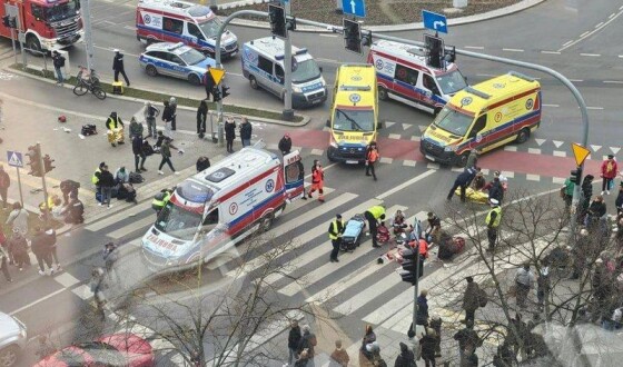 У польському Щецині автомобіль збив 6 громадян України