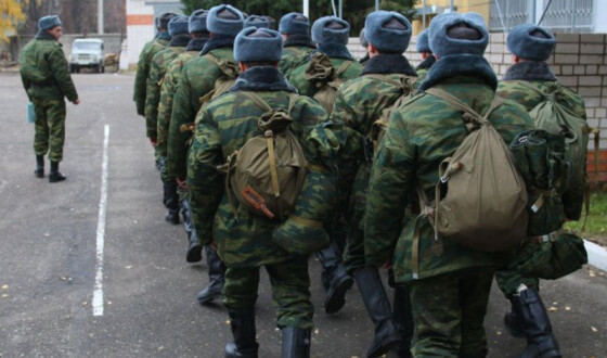 Російські військові заселилися в школу на Луганщині