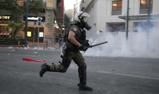 В Афінах поліція застосувала сльозогінний газ проти протестувальників