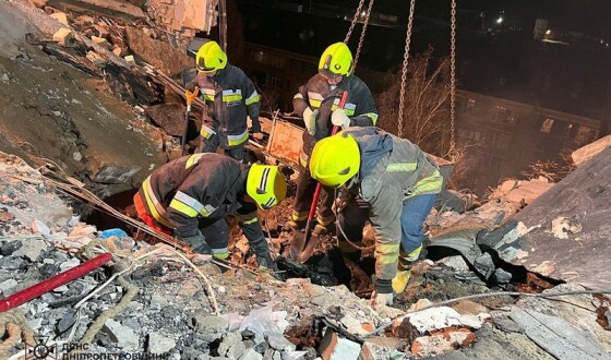 У Дніпрі завершено аварійно-рятувальні роботи на місці влучання в багатоповерхівку