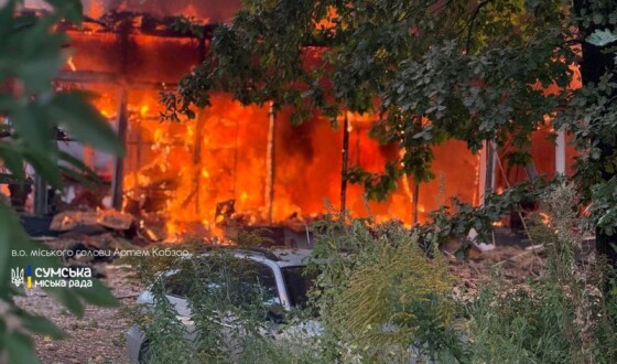 Окупанти вдарили дронами по промисловій зоні Сум
