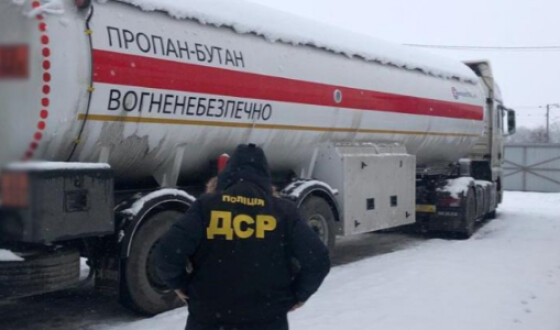 На Дніпропетровщині заправляли авто побутовим газом