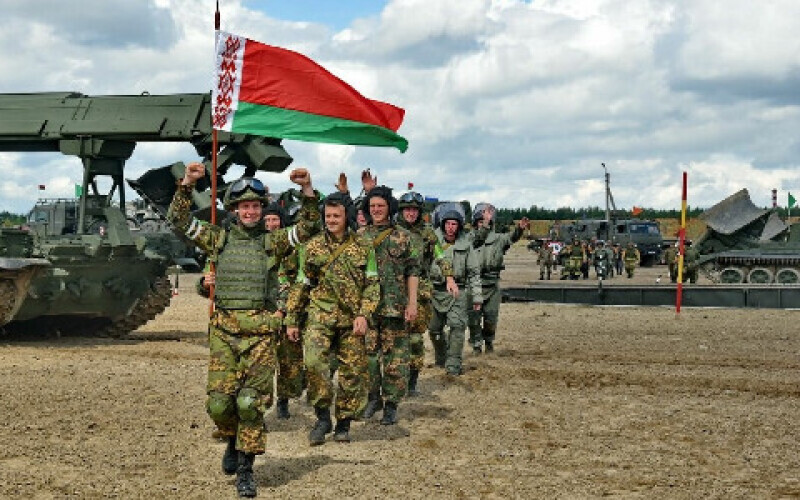 Міноборони Білорусі привело до готовності артилерійське угруповання