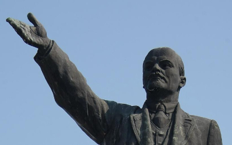 В Україні знесли останній пам&#8217;ятник Леніну