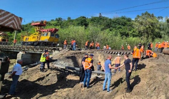 Низка поїздів спізнюється через наслідки атаки на Київ