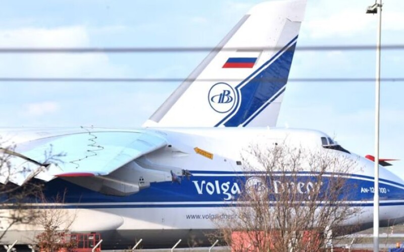 У Німеччині автомобіль протаранив огорожу аеропорту біля російських Ан-124