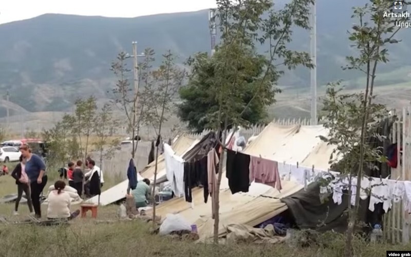 Тисячі біженців з Нагірного Карабаху перетнули кордон з Вірменією