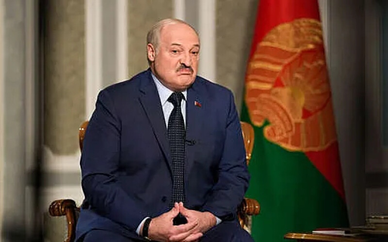 Лукашенко назвав прифронтовими області Білорусі, що межують з Україною