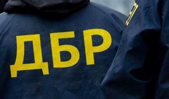 ДБР повідомило про підозру Київському поліцейському за збут кокаїну