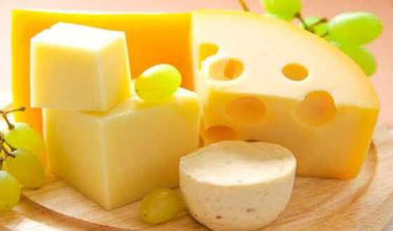 Ученые заявили, что сыр вредит фигуре