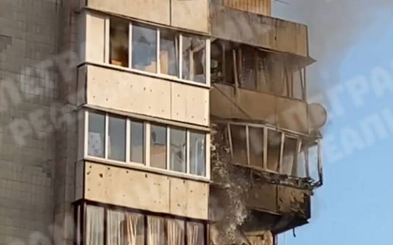 Ворог атакував ракетами Київ: є влучання у багатоквартирний будинок на Оболоні