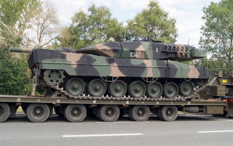 Bloomberg: Країни НАТО не постачають Україні танки власного виробництва