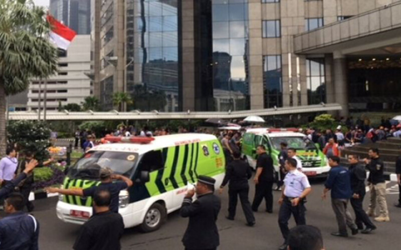 В Джакарте обрушилось здание фондовой биржи