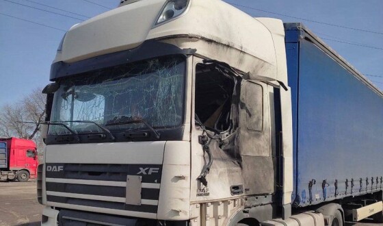 Терористи рф атакували ударним дроном вантажівку: водій загинув
