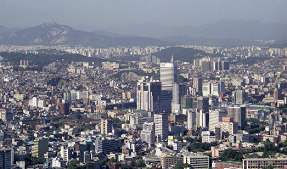 У Південній Кореї мера Сеула допитували протягом 14 годин