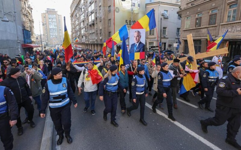 Бухарест охопили масові протести  на підтримку опозиційного кандидата