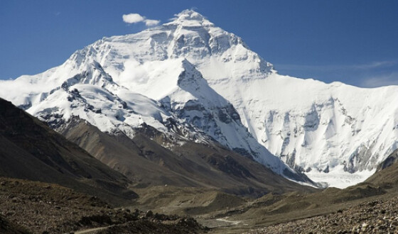 Безногий альпинист поднялся на вершину Эвереста