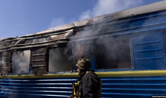 Ворог вдарив балістичною ракетою по Дніпру: пошкоджений поїзд з пасажирами