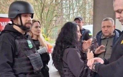 Анджеліні Джолі довелося ховатися від російських дронів в Україні