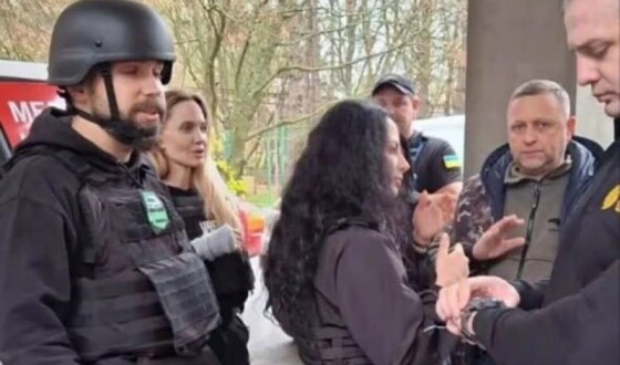 Анджеліні Джолі довелося ховатися від російських дронів в Україні