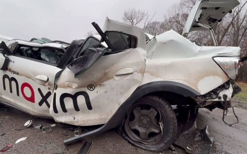 Під Курськом військовий «Урал» міноборони рф розчавив чотири автівки