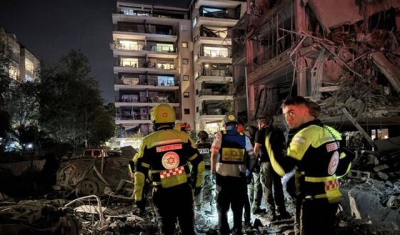 Іран у напрямку Ізраїлю випустив три хвилі балістичних ракет