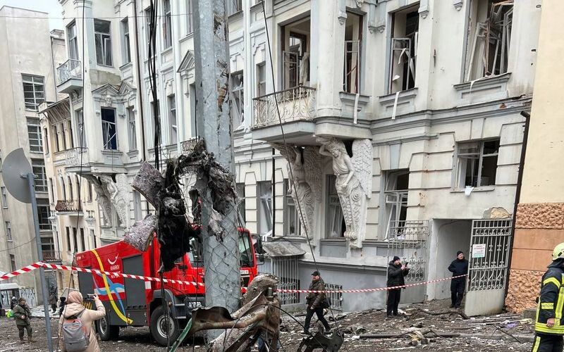 Російські терористи знищили ракетним ударом будівлю університету у Харкові