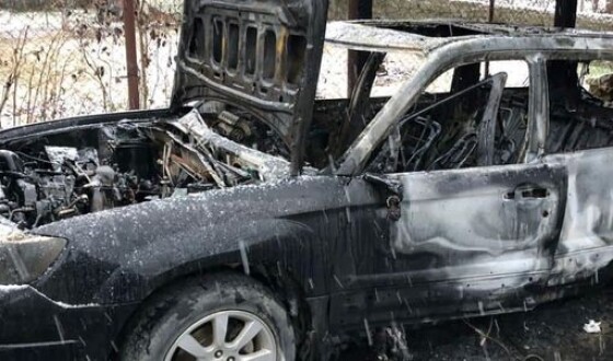 На Закарпатті зловмисники спалили машину місцевому журналістові