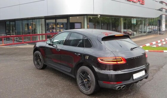 У Росії масово блокуються автомобілі Porsche через збої GPS